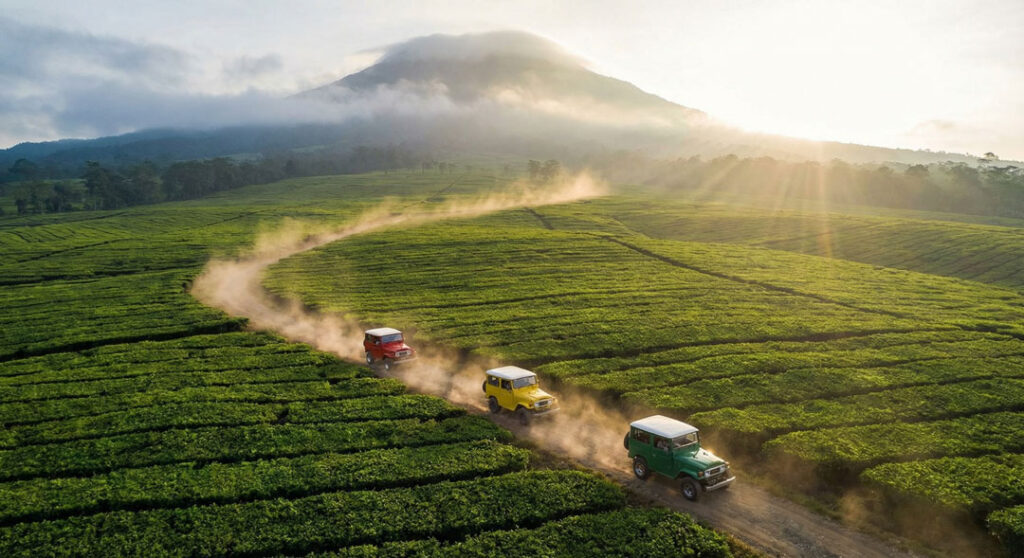 Perjalanan dengan mengendarai Jeep menikmati wisata di Sukabumi