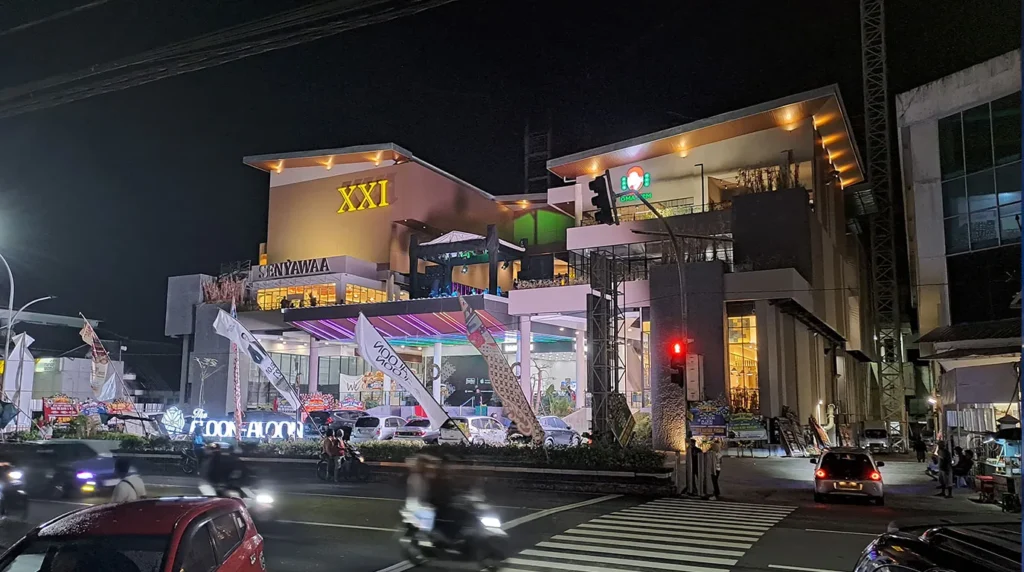 The Aloon Aloon Resmi Dibuka, Ikon Wisata Belanja Baru Kota Magelang Ruang Kosong Featured Image